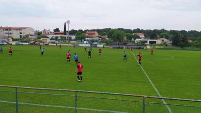 Prvo poluvrijeme cijelo na gostujućoj polovini Prvo poluvrijeme cijelo na gostujućoj polovini